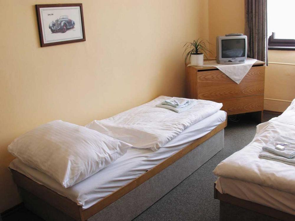 Hotel Zelený Strom Hořovice Zimmer foto